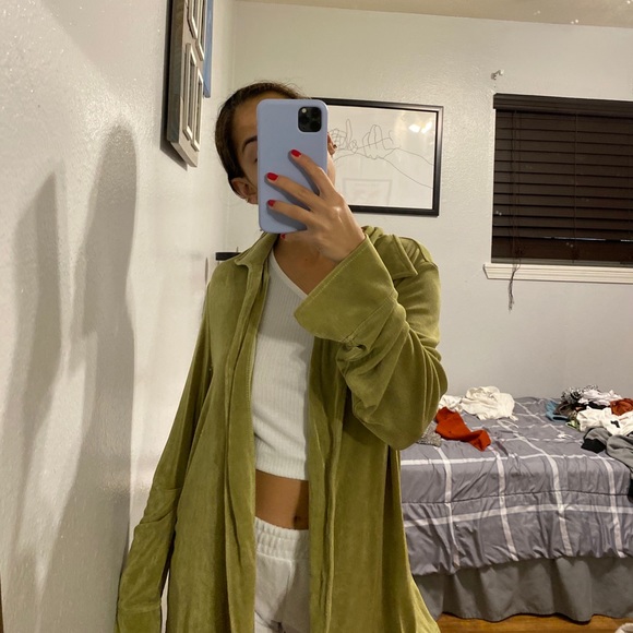 Green button down - Picture 3 of 5